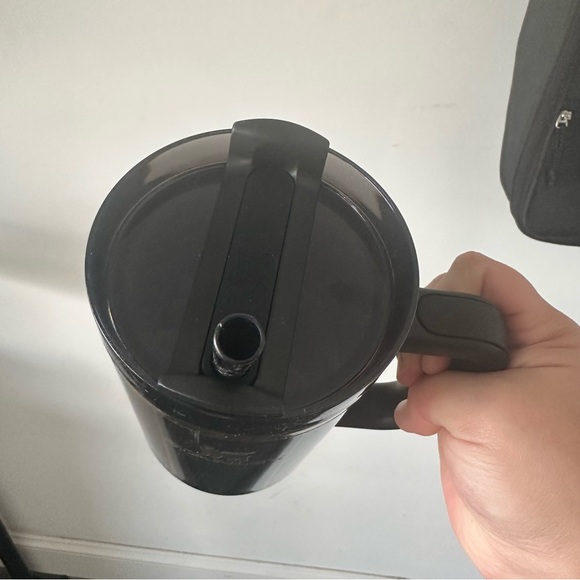 Stanley 40 oz. Limited edition wicked Black and Gold Elphaba for Good NWT - Picture 7 of 8